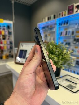 iPhone 15 Pro 256Gb Černý E-SIM - 3