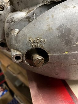 Motor z motorky čz 150 - 3