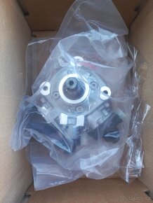 Prodám vstřikovací čerpadlo jeep 3.0 Crd - 3