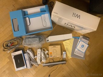 Nintendo Wii - 2 ovladače - 300G HDD - JPN (prodej sbírky) - 3