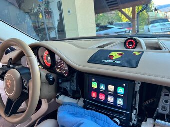 Apple CarPlay do Porsche profesionální instalace - 3