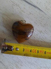 Prodám přívěšek tygří oko srdce 3cm - 3