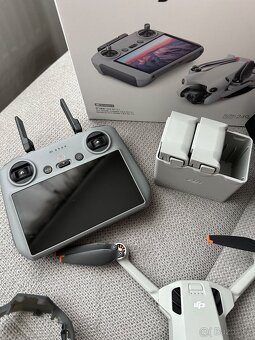 Dron DJI Mini 4 Pro Fly More Combo (DJI RC 2) - 3