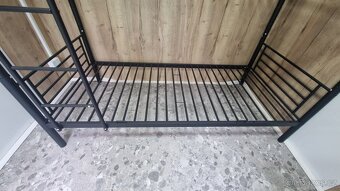 Kovová patrová postel 200×90 cm – kovová, zábrany, žebřík - 3