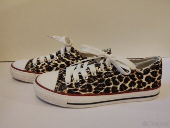 tenisky s leopardím vzorem – Vel. 38 - 3
