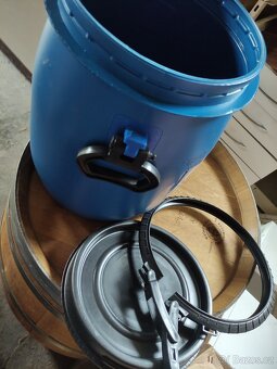 Plastový sud 20L - 3