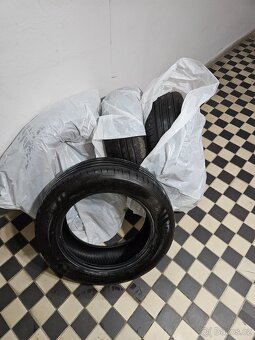 Fulda 215/60 R17 letni - 3