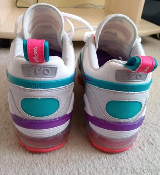 Nike - 3