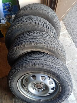 pneu 165/70R13 - 3
