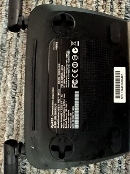 Router Zyxel - 3