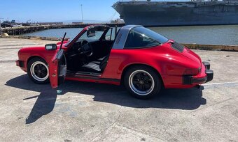 Porsche 911 Carrera Targa - 3