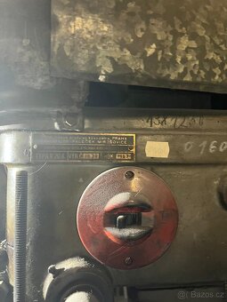 🔧 Stojanová / stolní vrtačka – typ V20A, rok výroby 1957 - 3