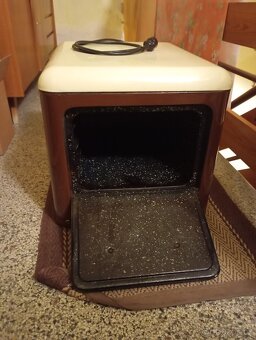 Stará pečící trouba. Vyměním za ořechy - 3