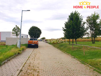 Prodej stavebního pozemku 1200 m2 - 3