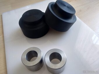 Podložky na zvýšení vozu Octavia 1 i 4x4 - 3