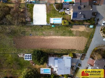 Moravany, pozemky pro bydlení, 1.711 m2, sítě - pozemek - 3