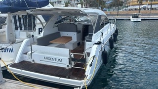 Motorová jachta Sealine S330 s Volvo Penta, 2015, 360 hodin - 3