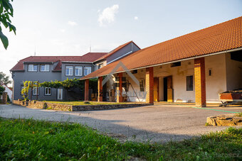 Prodej zemědělské usedlosti s penzionem - 3