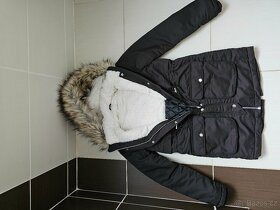Prodám dívčí zimní bundu zn. H&M vel. 158 - 3