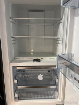 Vestavná lednice Bosch s 0°C zónou - zánovní - 3