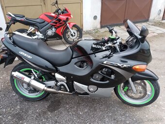 Suzuki GSX 600f - 3