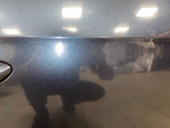 Pravé zadní dveře modrá metalíza LC5F VW Passat B6 sedan 06 - 3