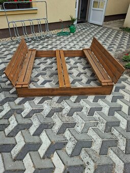 Pískoviště pro děti s lavičkami - 3