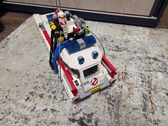 Lego Ideas 10274 Ghostbusters Ecto-1 - 3