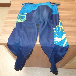 MX - kalhoty 26-10, Dres L-9/10, Rukavice L - 3