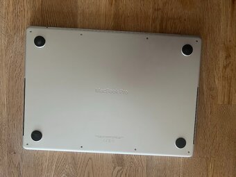 Apple MacBook Pro 14" / M3 / 8GB / 512GB / stříbrný - 3