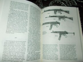 Pušky, pistole knihy 2 ks - 3