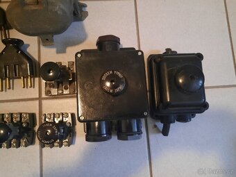 Retro zástrčka,vypínač,zásuvka 220/380V - 3