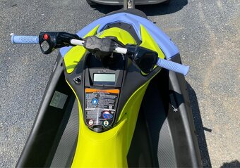 2024 Sea Doo SPARK TRIXX 3-up iBR 90hp modro-žlutý - 3