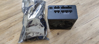 Corsair RM650 - 3
