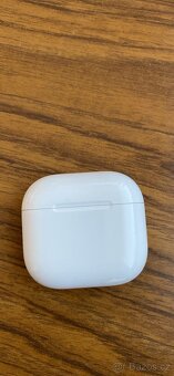 AirPods 4 - 3