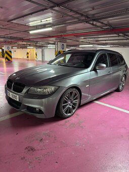 BMW e91 facelift, zadokolka 330d manual - 3
