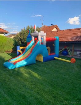 Skakaci hrad na prodej - 3