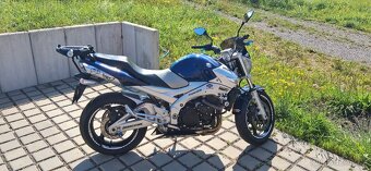 SUZUKI GSR 600 - 3