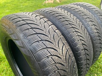 Zimní pneu Nexen 215/70 R16 100T - 3