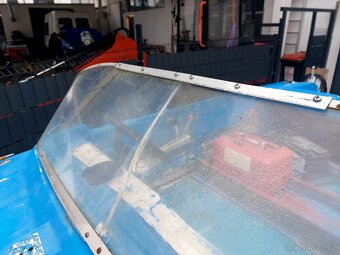 Motorový člun s motorem Chrysler - 3