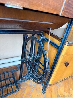 Šicí stroj Lada - 3