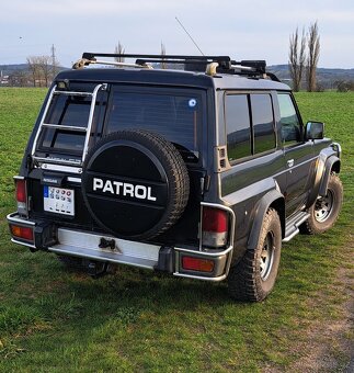 NISSAN PATROL Y60GR - 3