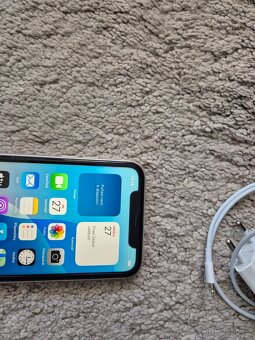 iPhone 11 64gb baterie 95% - 3