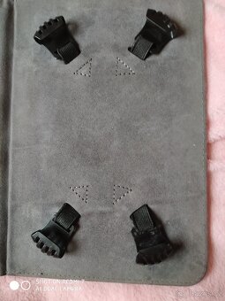 POUZDRO NA TABLET SE STOJANKEM - 3