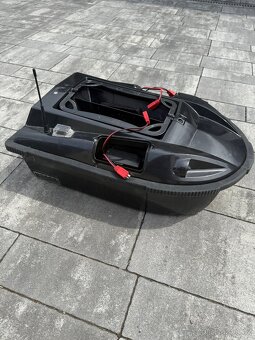 Mivardi CarpScout - Zavážecí lodíčka s Echolotem a GPS - 3