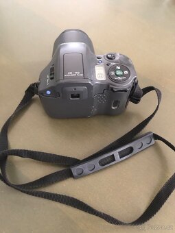 Zrcadlovka Olympus IS-10 - 3