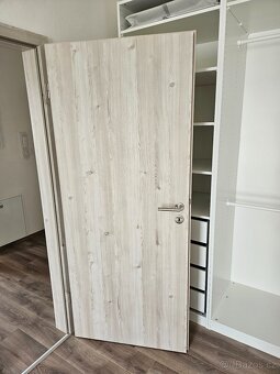 Interiérové dveře se zárubněmi - levé - 80tky - 3