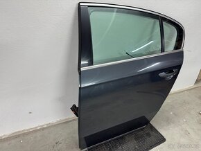 Levé zadní dveře VW Passat B7, kód barvy LK7X - 3