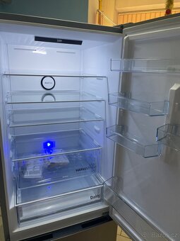 Nepoužitá širší lednice Beko B5RCNE565HXP - 3