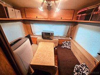 Karavan Knaus – kompletně zařízený, celoročně obyvatelný - 3